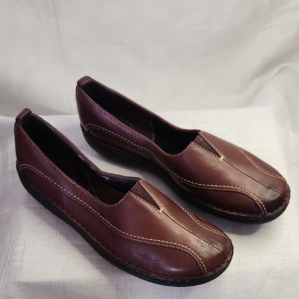 Clarks Women's Brown Leather Slip-On Flats